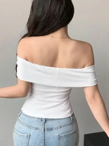 DAZY Áo thun nữ trơn tay ngắn bất đối xứng, áo trễ vai, áo đi chơi - trắng - Xem 2