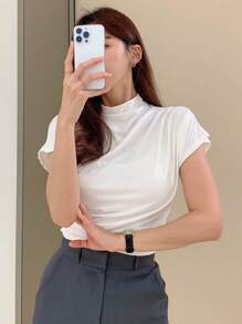 DAZY 女士圓領純色打褶短袖T恤，夏季必備單品 - 白色 - 查看 6