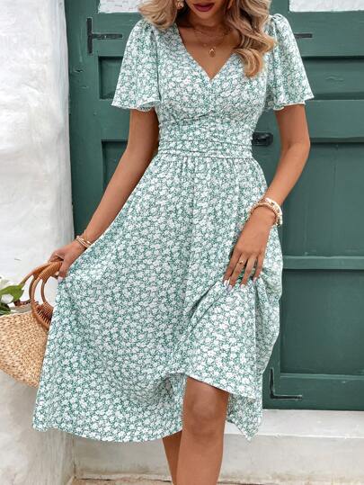 SHEIN Frenchy Kvinnor sommarlovsstil fullt blommönster V-ringad volang kortärmad lång klänning