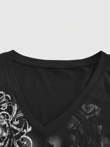 ROMWE Goth 女士夏季休闲十字印花 V 领短袖 T 恤，学校 - 黑色 - 查看 4