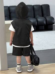 SHEIN Jungen lässig Ärmelloses Weste mit Reißverschluss Jacke, weiß Kurzarm T-Shirt und Shorts Anzug ist 3 Stück/Set, geeignet für Sport, Schule, Frühling/Sommer Saison