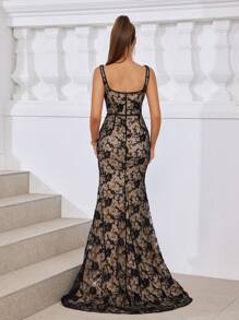 SHEIN Belle 优雅、性感、华丽迷人、时尚流行女式经典黑色蕾丝肤色衬里、宽肩带、方领、帝国腰线、鱼骨条、装饰腰带、胸垫、聚拢防走光、高腰、紧身遮臀、弧形鱼尾下摆、超长拖尾正式舞会晚礼服 - 黑色 - 查看 3