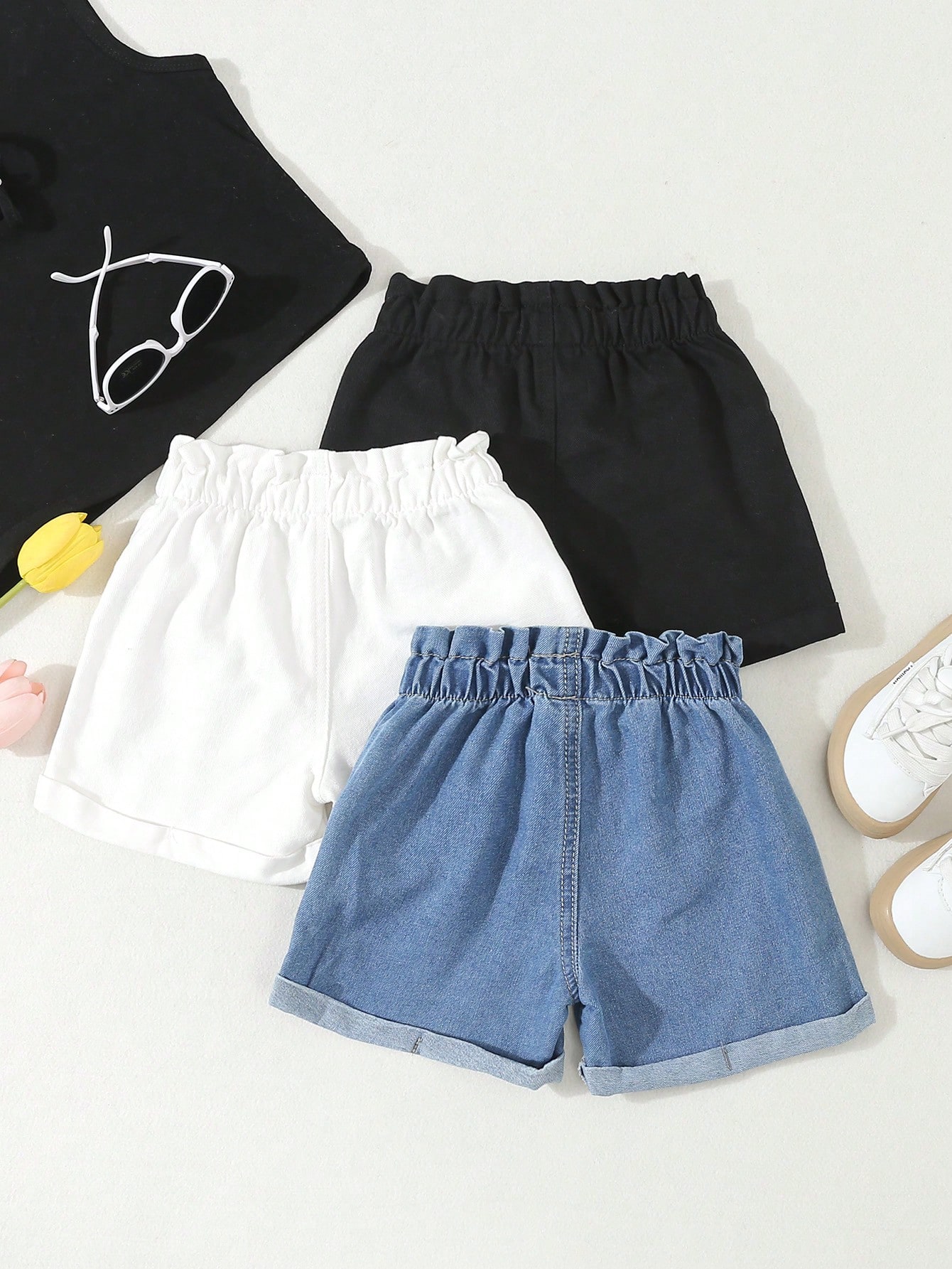 SHEIN Playful Pals شورت جينز شبابي عارض ومريح بخصر...