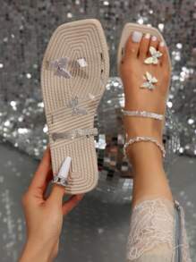 New Design Women Slippers For Beach Holidays, Featuring Transparent Vamp, Butterfly-Shaped Rhinestone And Lightweight Cut - Clear - View 1