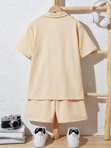 SHEIN Leap Crew 青少年男孩宽松休闲 Polo 衫，针织领，短袖，短裤，两件套 - 卡其色 - 查看 2
