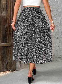 SHEIN 孕妇春夏休闲度假碎花印花开叉纽扣装饰裙 - 黑色 - 查看 2