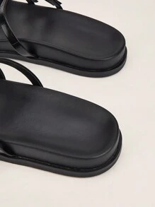 Casual Vacation Black Flat Sandals Slippers With Metallic Buckle Strap