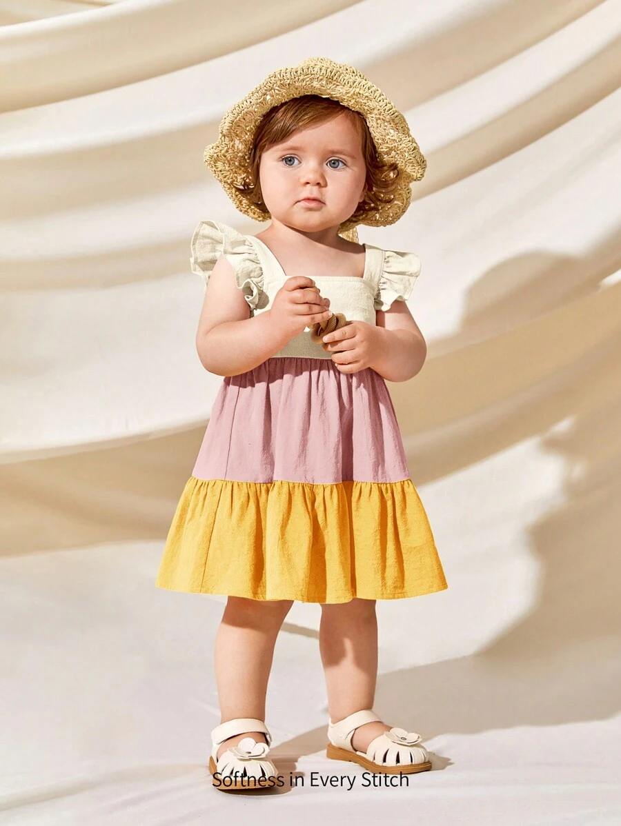 Cozy Pixies Kleid für Baby Mädchen mit Farbblock, quadratischem Kragen und Flatterärmeln - Verschiedenfarbig - Übersicht 1