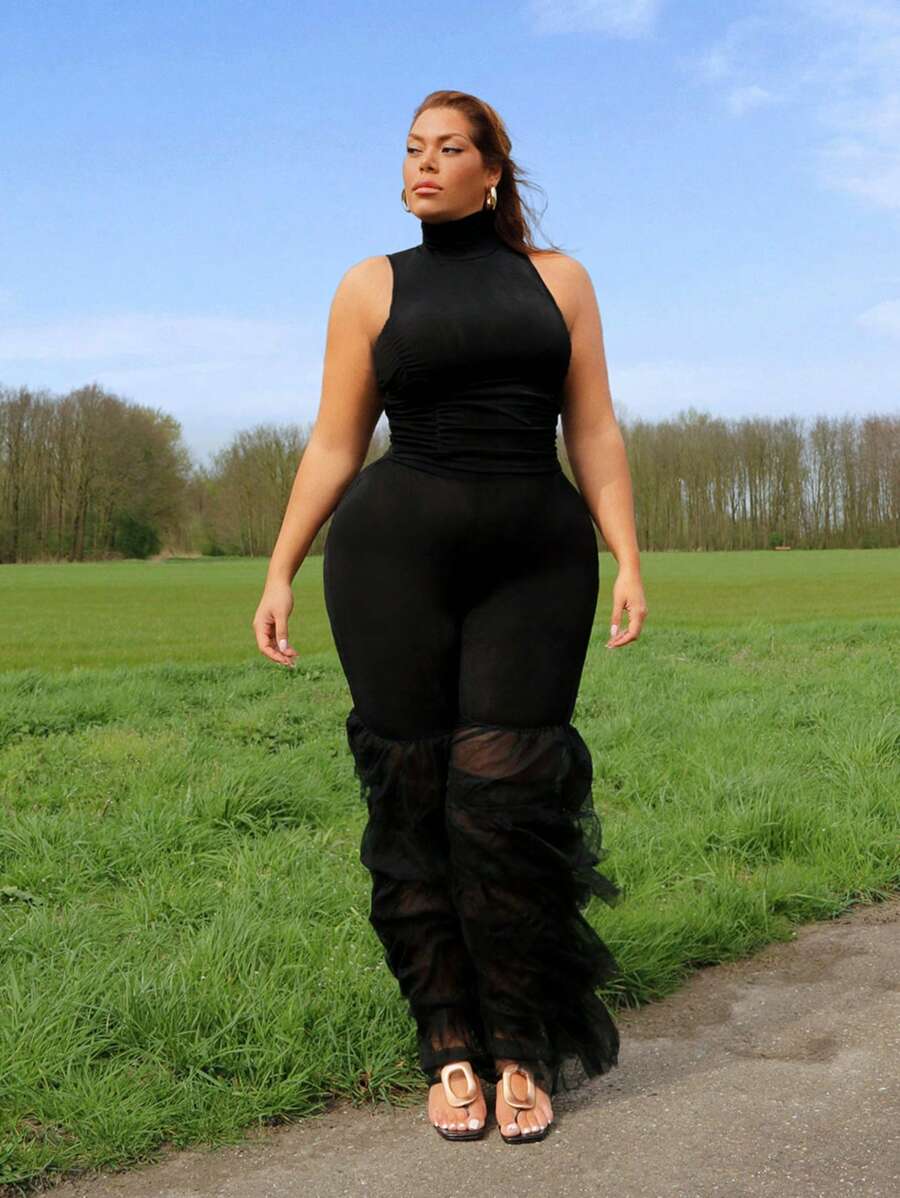 SHEIN SXY 大尺碼女士夏季假期純色高領背心和網格分層拼接長褲套裝 - 黑色 - 查看 1