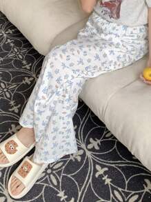 DAZY Dames slaapbroekje met schattig konijntje en kleine bloemprint