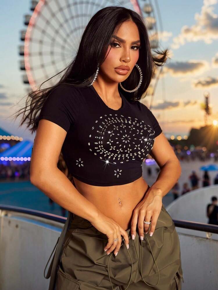 Music Festival Western Style Boho Fashion Gorgeous Women's Black Petal Graphic Hot Rhinestone Rhinestone Laser Sexy Resort Nightclub Hot Girl Charming High-End Elegant Tight Short High Elastic Round Neck Short Sleeve T-Shirt