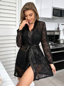 Conjunto de 3 piezas: top de camisola sin espalda halter con encaje + pantalones cortos + bata de encaje