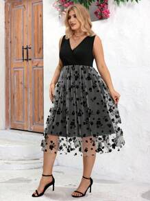 SHEIN Clasi 大尺碼女性時尚雙層蕾絲花朵連衣裙 - 黑色 - 查看 6