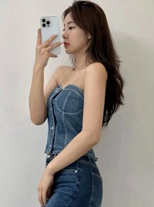 DAZY 女士无肩带牛仔上衣，带可拆卸纽扣和无袖设计，抹胸款式 - 中等水洗藍 - 查看 3
