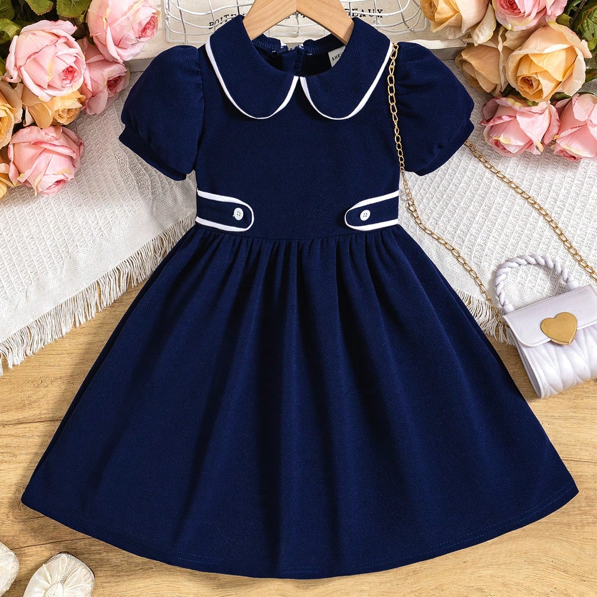 Vestido sencillo de manga abullonada con cuello Peter Pan para niña