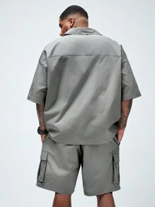 Manfinity VCAY 2 peças Conjunto Casual de Verão para Homens Plus Size com Camisa de Manga Curta e Shorts de Cor Sólida e Caimento Solto