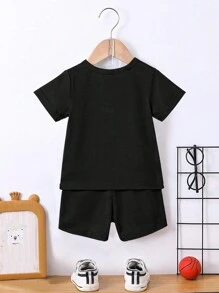 SHEIN Explorewe 2pcs/Set Boys Casual Funny Letter & Heart Pattern Set For Summer,Family Matching Simple Versatile Shorts Outfit Suitable For Holiday Travel Getaway - Black - View 2