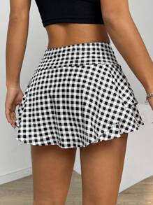 SHEIN EZwear Women Fashionable Black And White Checkered Printed Ruffled Shorts - Black and White - View 4