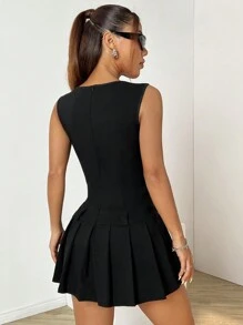 SHEIN EZwear Vestido de verano para mujer de estilo universitario sin mangas con cuello cuadrado, dobladillo plisado y en unicolor
