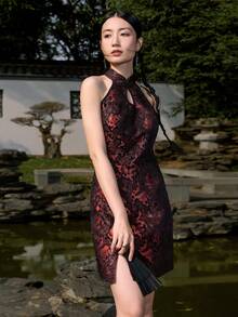 EastFlair 女士新中式龍紋立領無袖旗袍洋裝