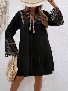 Breezaya Váy rộng cỡ lớn có ruy băng dệt, tua rua, viền trang trí, cổ thắt nút, viền xù - màu đen - Xem 5