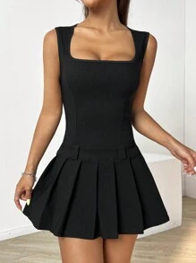 SHEIN EZwear Vestido de verano para mujer de estilo universitario sin mangas con cuello cuadrado, dobladillo plisado y en unicolor