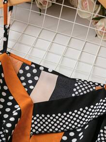 Camiseta de tirantes finos con estampado todo sobre en tallas grandes para mujer