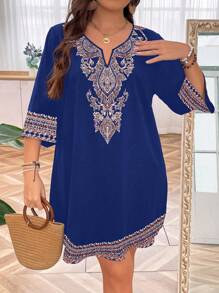 EMERY ROSE 大尺碼女士時尚寬鬆印花凹口V領連衣裙