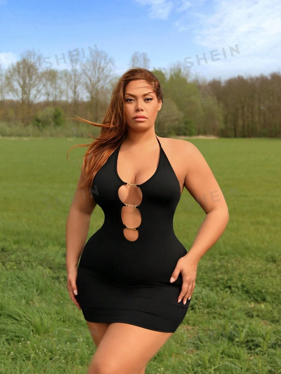 SHEIN SXY Vestido ajustado sin espalda con cuello halter y detalle de cadena en el frente y corte en el frente