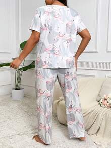Ensemble maison d"été pour femmes grandes tailles avec haut à manches courtes et pantalon à motif flamant - Gris pâle - Voir 2