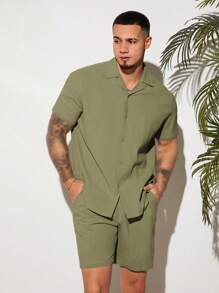 Manfinity VCAY Loose Men Cotton Solid Button Front Shirt & Drawstring Waist Shorts - Army Green - View 1