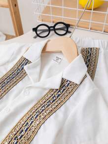 SHEIN Leap Crew Chàng trai trẻ Dễ thương Phù hợp Ngắn tay Áo sơ mi Và Bộ quần short Với Vòng cổ - trắng - Xem 6