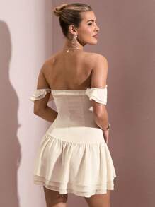 SHEIN BAE Vestido mini de satén beige ajustado al cuerpo con bustier y dobladillo de volantes - Albaricoque - Ver 2