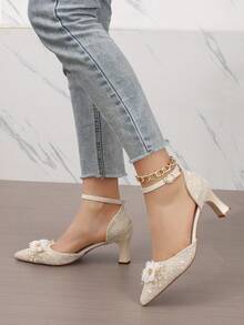 Women Pointed Toe Chunky Heel Shoes With Ankle Strap, Fashionable Flower And Rhinestone Decor Wedding High Heels - Beige - View 4