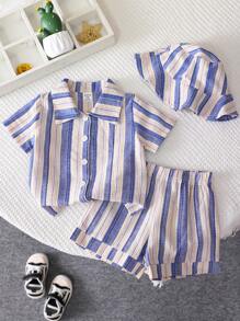 SHEIN Vintaside Kids Set di 3 pezzi per bambino, costituito da maglietta a manica corta e pantaloncini e cappello in tessuto a righe testurizzato per la moda della primavera e dell'estate