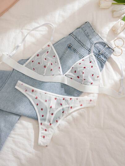 Esselle Two Piece Set Of Women Verleidelijke Lingerie (Wireless BH Thong) view 3