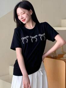 DAZY Women Loose-Fit Round Neck T-Shirt With Bow Detail Print And Bow Decoration Cute Tops