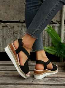 Sandalias marrones tejidas con tacón de cuña, suela gruesa y acanalada, diseño de recorte y detalles de metal para el verano y uso casual - Negro - Ver 5