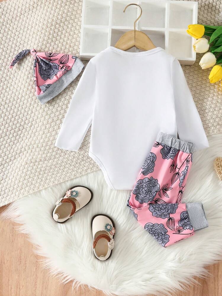 Baby Girl Slogan Graphic Bodysuit & Floral Print Sweatpants & Hat