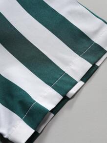Manfinity Homme Chemise d'été à manches courtes avec rayures et design imprimé, col à revers et fermeture boutonnée à l'avant