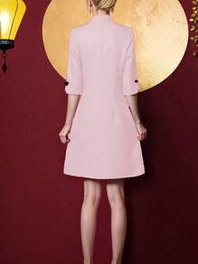 SHEIN Essnce 春夏季人像印花中式休閒裙，配有扣細節 - 粉色 - 查看 2