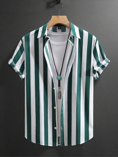 Manfinity Homme Summer Short Sleeve Shirt With Stripes And Printed Design, Lapel Collar And Front Button Fastening