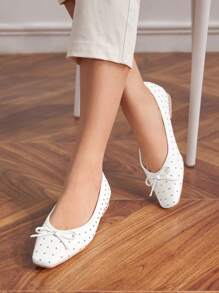 MOTF PREMIUM SCARPE BASSE CONFORTEVOLI ALLA MODA DA DONNA CON PUNTA TONDA E DECORAZIONI A RIVETTI VACANZE IN ESTATE - Bianco - Visualizzare 3