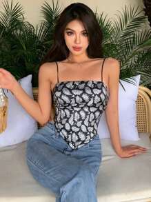DAZY Top camisero asimétrico de verano con estampado completo para vacaciones, blusas bohemias