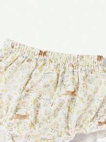 Cozy Pixies Conjunto a juego para bebé niña con parte superior de cuello redondo estampada con flores y animales con ribete de volantes y shorts - Rosa - Ver 6