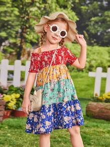 SHEIN Niedliches, schulterfreies, kurzärmliges Patchwork-Kleid mit Blumendruck für Kleine Mädchen im Urlaub für Frühling/Sommer