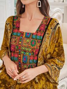 Plus Size Square Collar Embroidered Floral Dress With Waist Cinched Design - Yellow - View 3