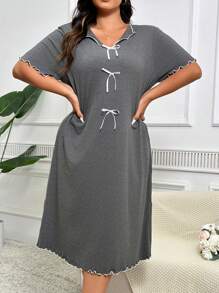 Camisón de noche de talla grande de longitud midi de color gris oscuro simple y elegante con adorno de moño