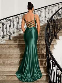 SHEIN Belle Váy dạ hội có dây đeo mảnh, thiết kế chéo lưng và hở lưng, váy dạ hội trang trọng cho phụ nữ, váy dự tiệc cưới thanh lịch, váy dự tiệc tốt nghiệp, váy dự tiệc tối - Màu xanh lá cây đậm - Xem 1