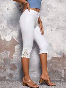 EMERY ROSE Jeans Capri ajustados de encaje de parche en unicolor para vacaciones y tiempo libre - Blanco - Ver 1